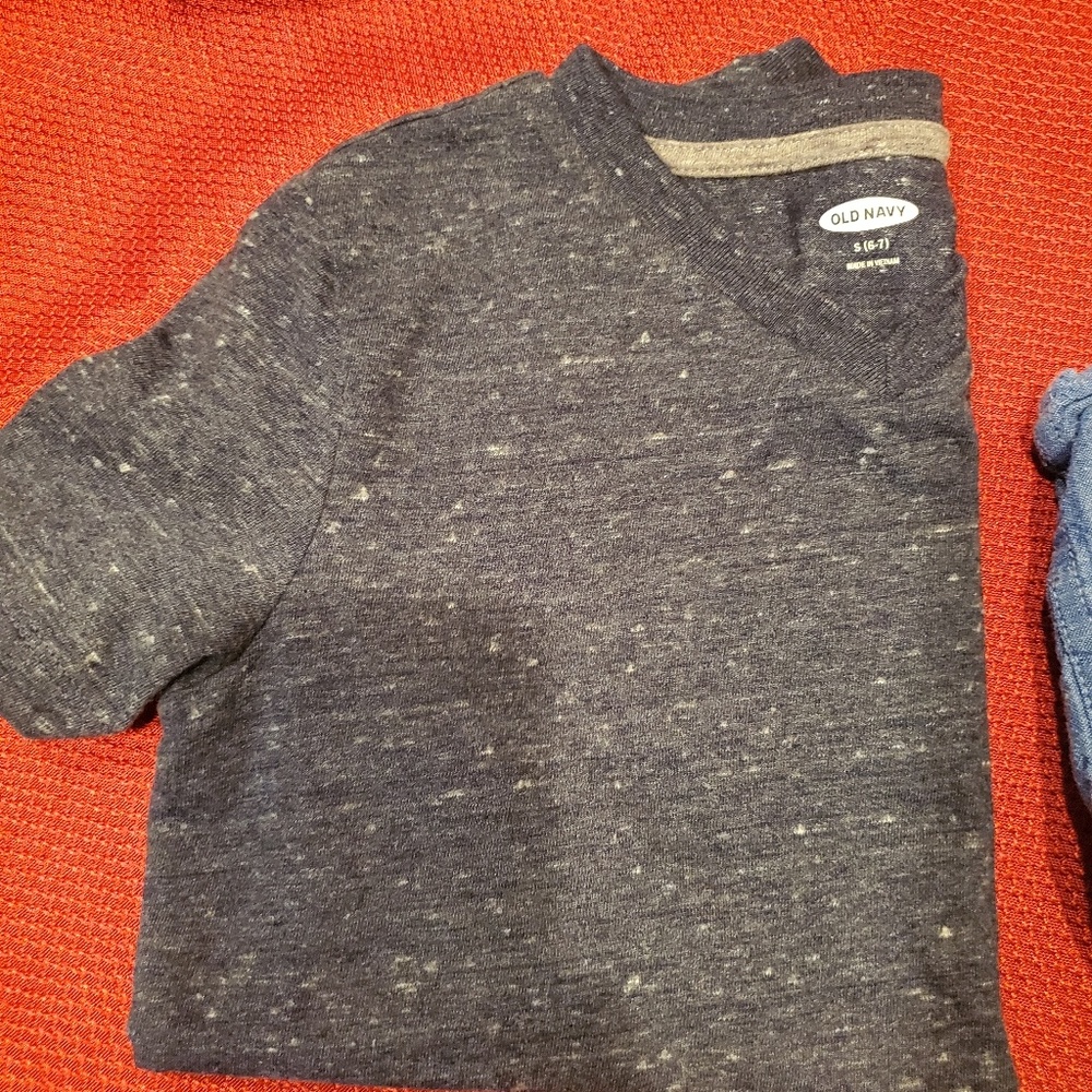 6/7 old navy shirt